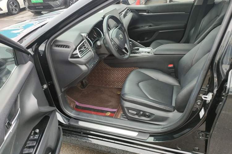 Used Toyota Camry 2021 2.0G Luxury Edition Driver Seat