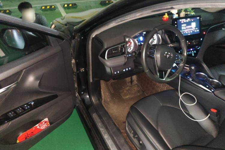 Used Toyota Camry 2021 2.0G Luxury Edition Driver Seat