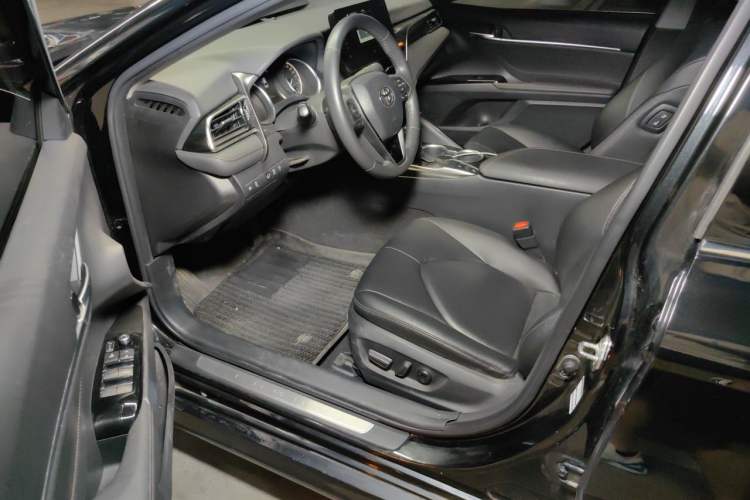 Used Toyota Camry 2021 2.0G Luxury Edition Driver Seat