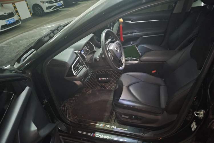 Used Toyota Camry 2021 2.0G Luxury Edition Driver Seat