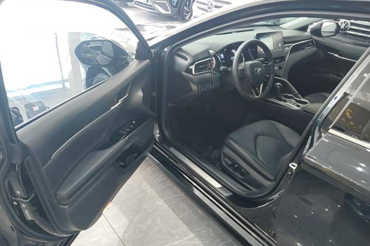 Used Toyota Camry 2021 2.0G Luxury Edition Driver Seat