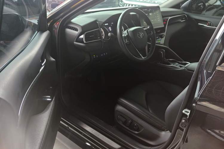 Used Toyota Camry 2021 2.0G Luxury Edition Driver Seat
