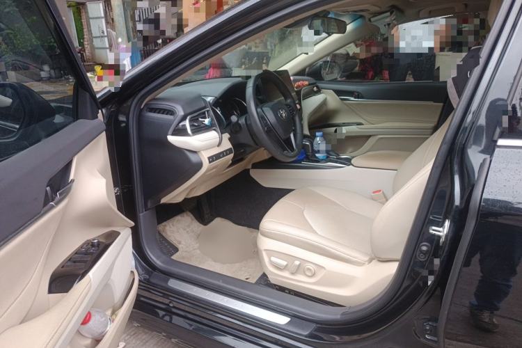Used Toyota Camry 2021 2.0G Luxury Edition Driver Seat
