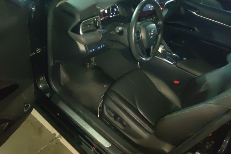 Used Toyota Camry 2021 2.5G Luxury Edition Driver Seat