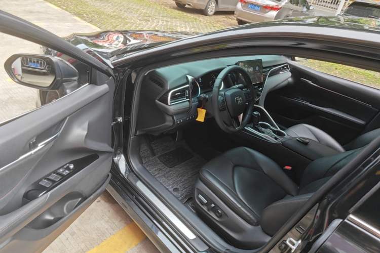 Used Toyota Camry 2021 2.0G Luxury Edition Driver Seat