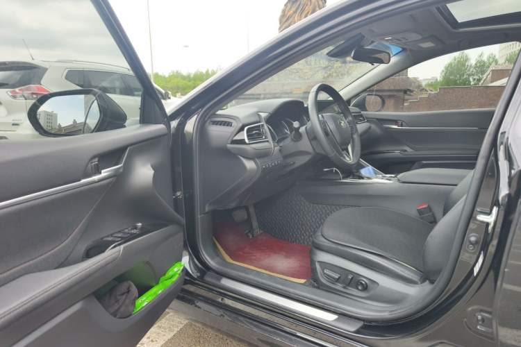 Used Toyota Camry 2021 2.0G Luxury Edition Driver Seat