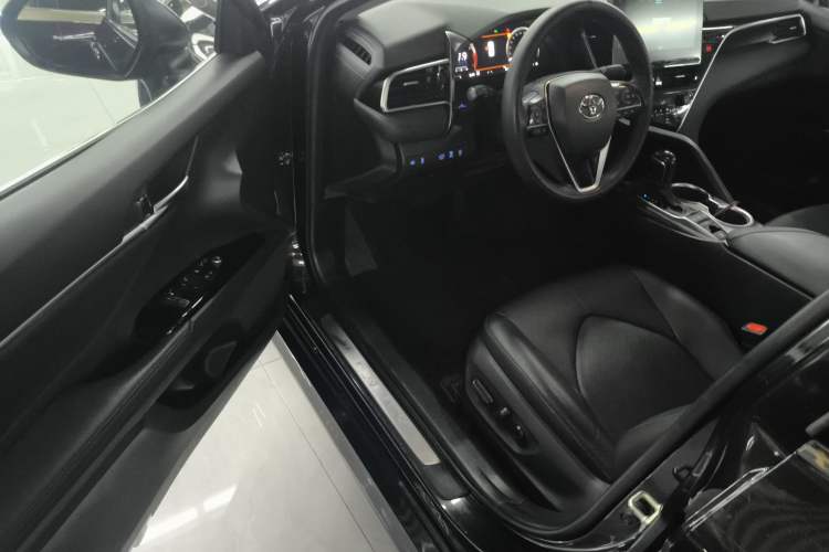 Used Toyota Camry 2021 2.5G Luxury Edition Driver Seat