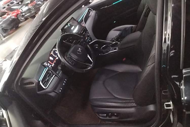 Used Toyota Camry 2021 2.5G Luxury Edition Driver Seat