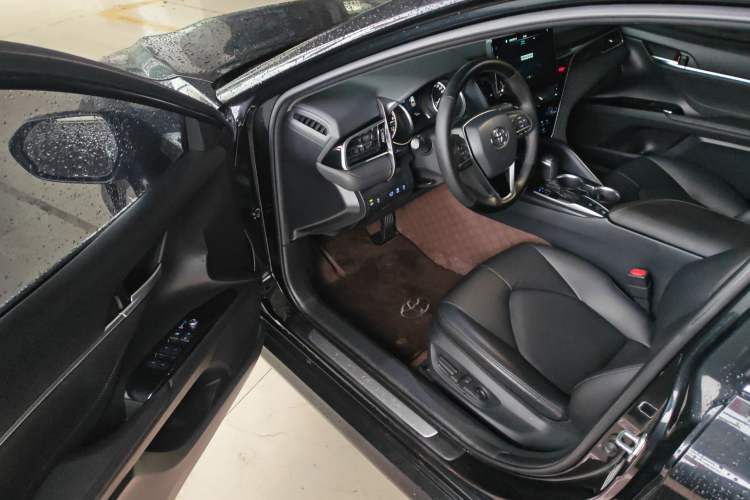 Used Toyota Camry 2021 2.0G Luxury Edition Driver Seat