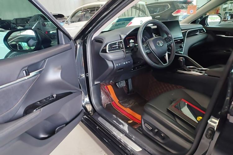 Used Toyota Camry 2021 2.5G Luxury Edition Driver Seat