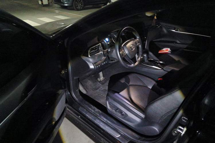 Used Toyota Camry 2021 2.0G Luxury Edition Driver Seat