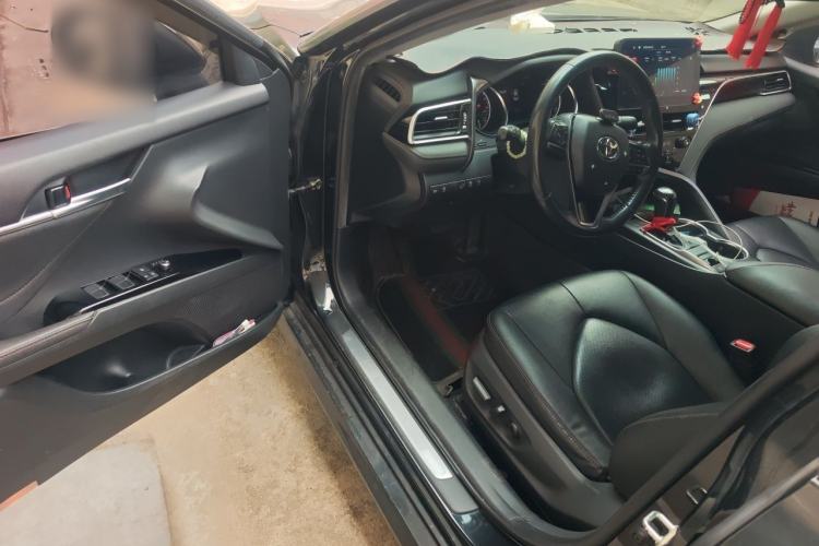 Used Toyota Camry 2021 2.0G Luxury Edition Driver Seat