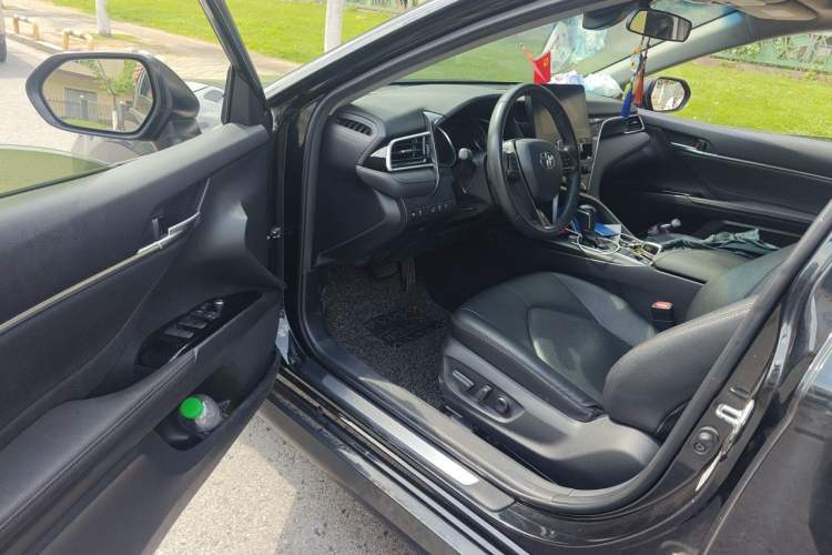 Used Toyota Camry 2021 2.0G Luxury Edition Driver Seat