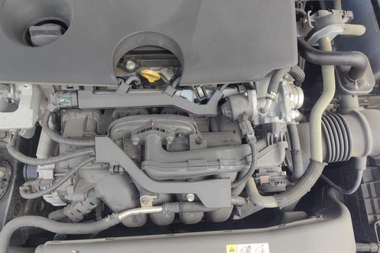 Used Toyota Camry 2021 2.0G Luxury Edition Engine Bay