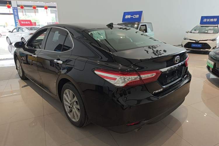 Used Toyota Camry 2021 2.0G Luxury Edition Exterior 2