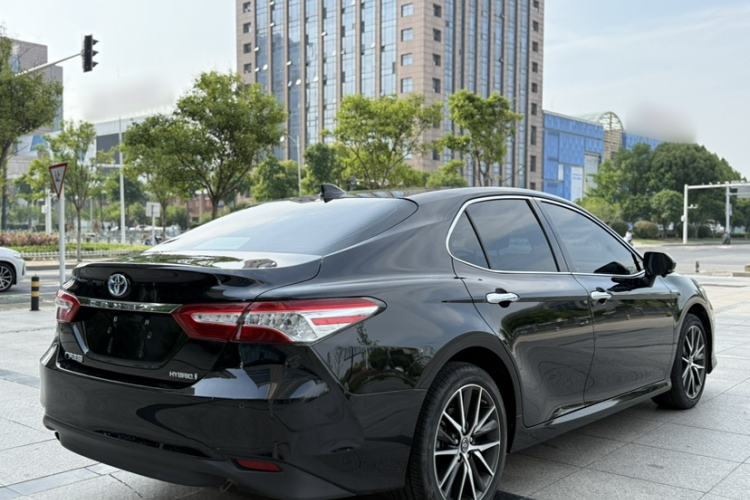 Used Toyota Camry 2021 Dual-Motor 2.5HG Luxury Edition Exterior 2