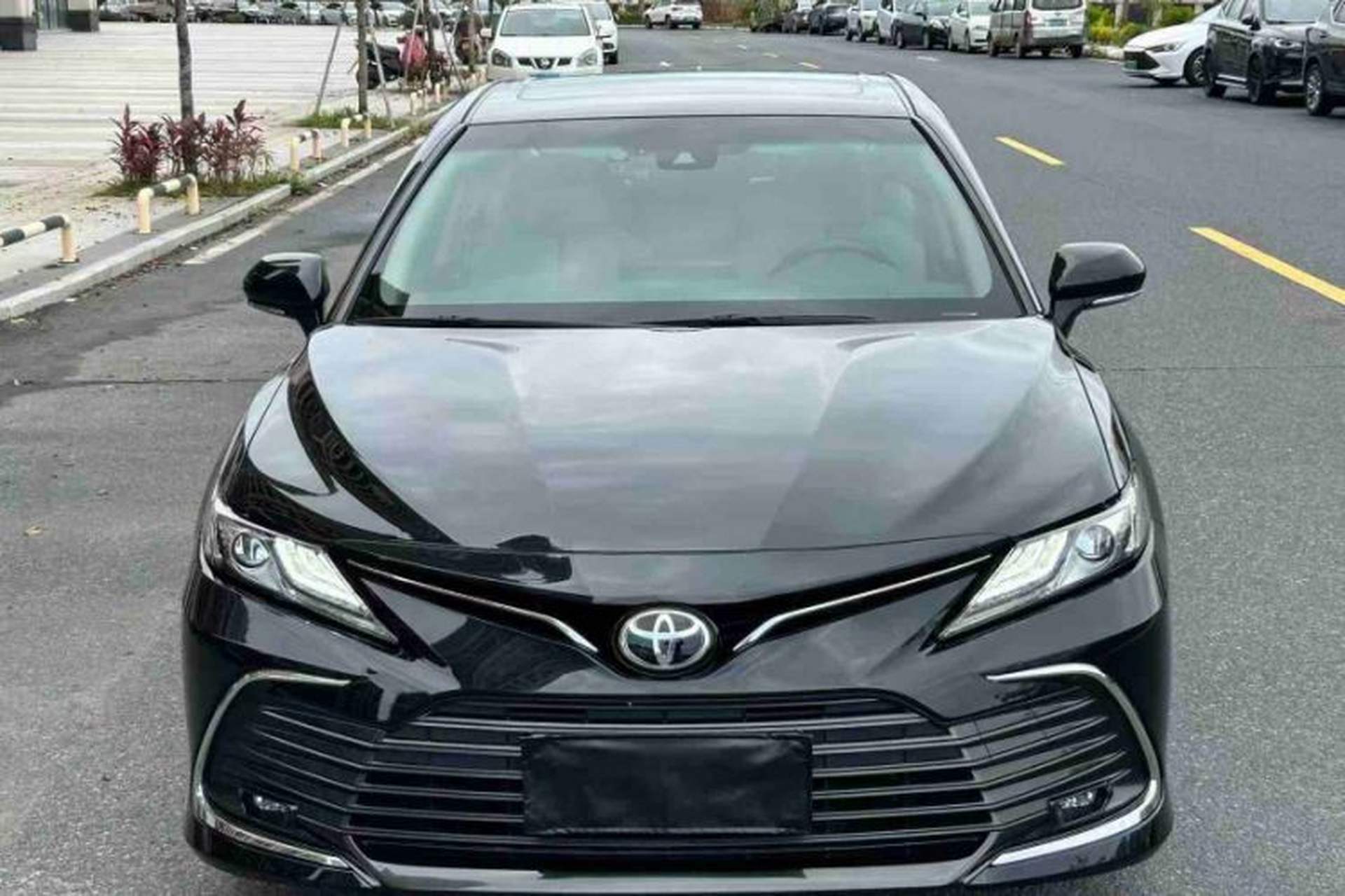 Used Toyota Camry 2021 2.0G Luxury Edition Exterior 2