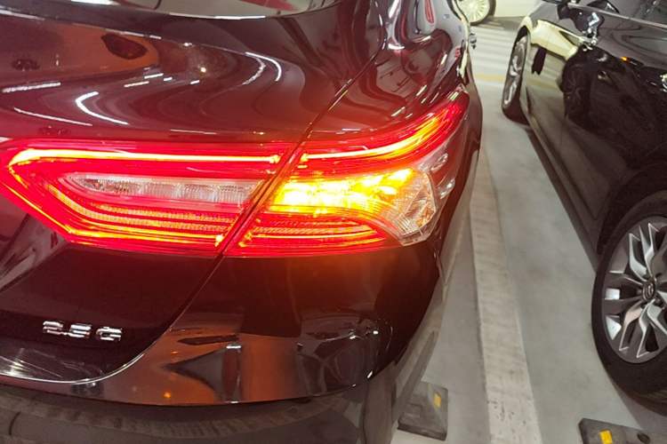 Used Toyota Camry 2021 2.5G Luxury Edition Exterior 3