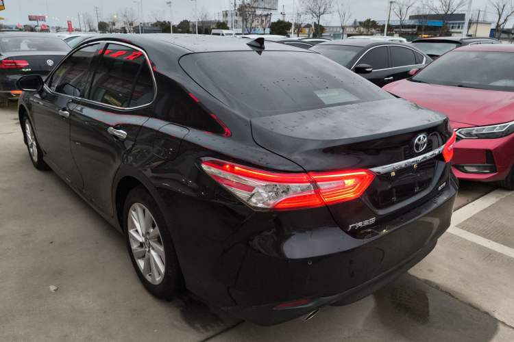 Used Toyota Camry 2021 2.0G Luxury Edition Exterior 3