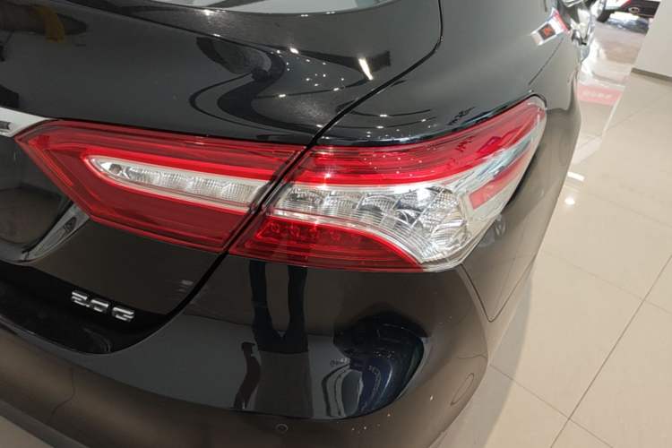 Used Toyota Camry 2021 2.0G Luxury Edition Exterior 3