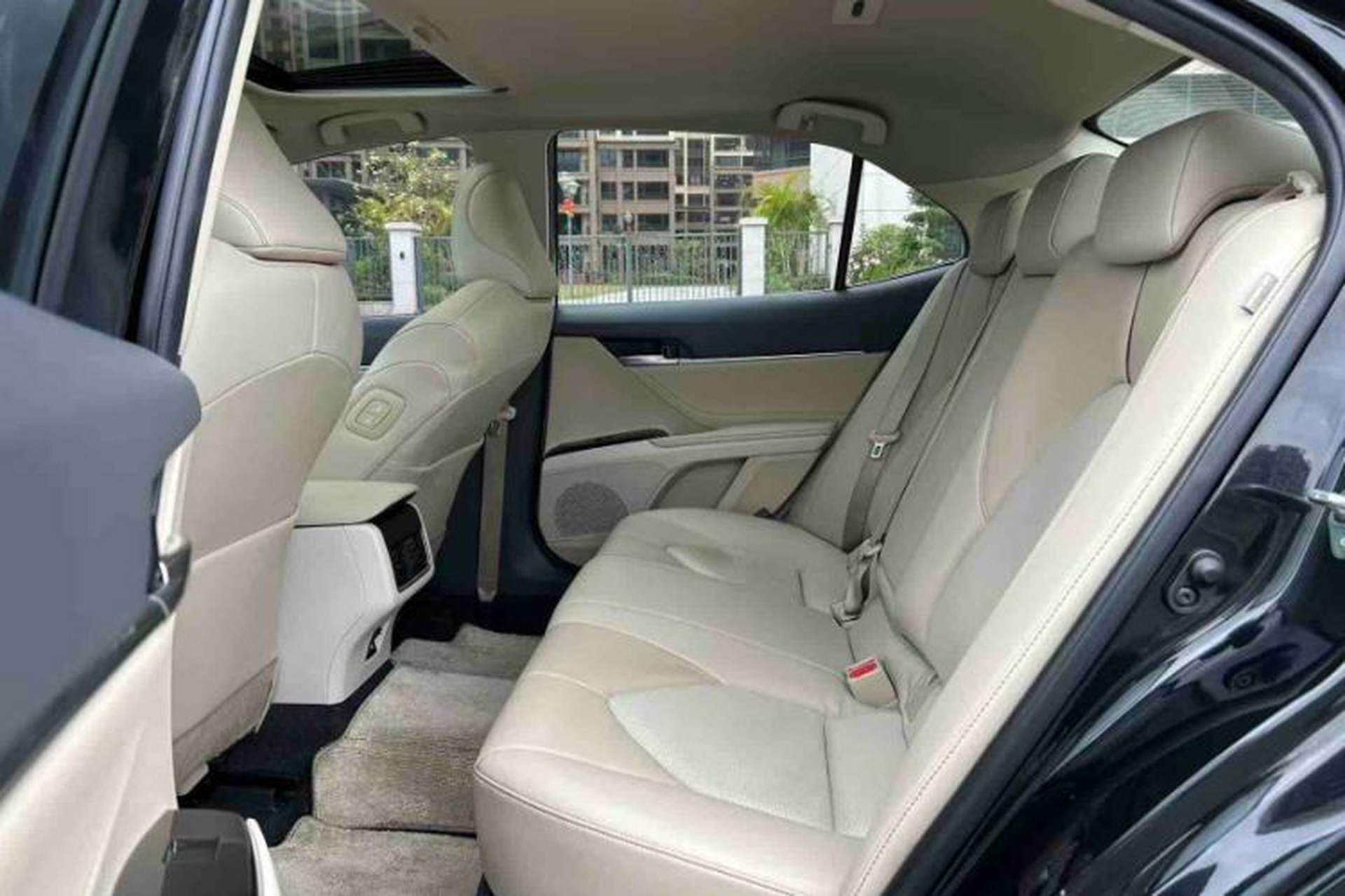 Used Toyota Camry 2021 2.0G Luxury Edition Exterior 3