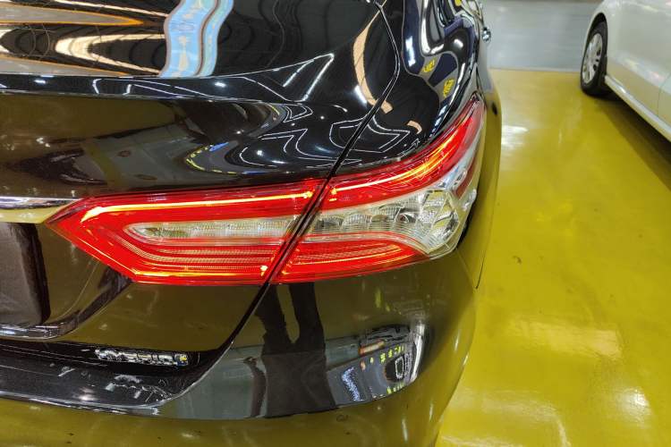 Used Toyota Camry 2021 Dual-Motor 2.5HG Luxury Edition Exterior 3