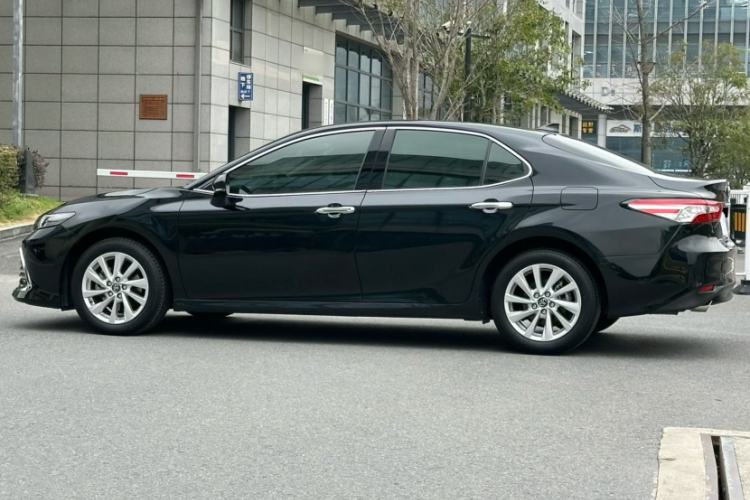 Used Toyota Camry 2021 2.0G Luxury Edition Exterior 5