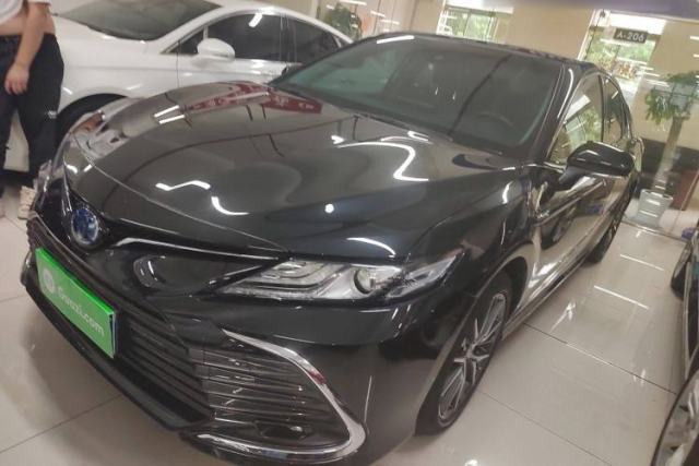 Ojetý Toyota Camry 2021 Dual-Motor 2.5HG Luxury Edition