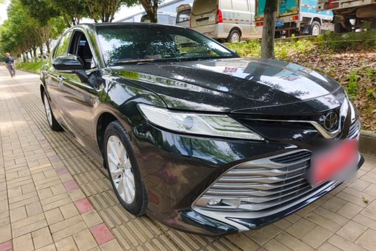 Used Toyota Camry 2021 2.0G Luxury Edition Front Right 45 Deg
