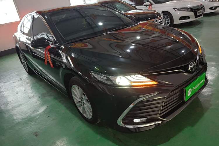 Used Toyota Camry 2021 2.0G Luxury Edition Front Right 45 Deg