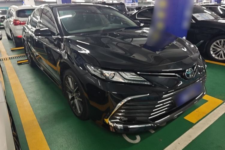 Used Toyota Camry 2021 2.5G Luxury Edition Front Right 45 Deg