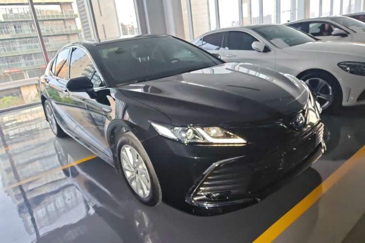 Used Toyota Camry 2021 Dual-Motor 2.5 HGVP Leading Edition Front Right 45 Deg