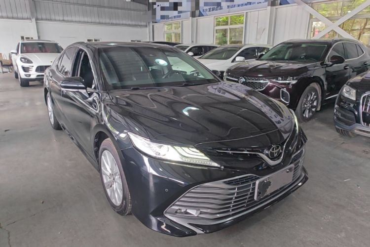 Used Toyota Camry 2021 2.0G Luxury Edition Front Right 45 Deg