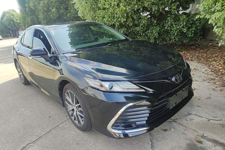 Used Toyota Camry 2021 2.5G Luxury Edition Front Right 45 Deg