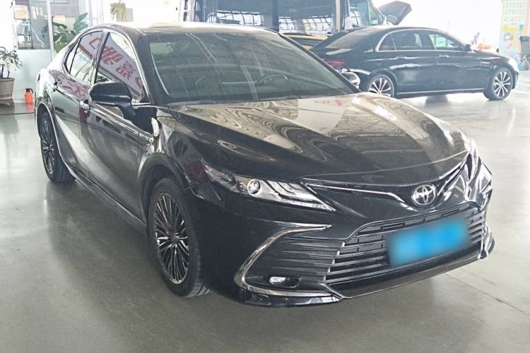 Used Toyota Camry 2021 2.0G Luxury Edition Front Right 45 Deg