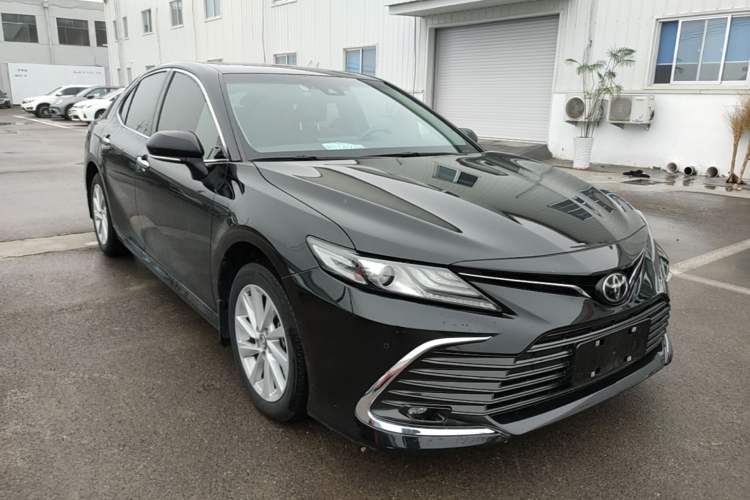 Used Toyota Camry 2021 2.0G Luxury Edition Front Right 45 Deg