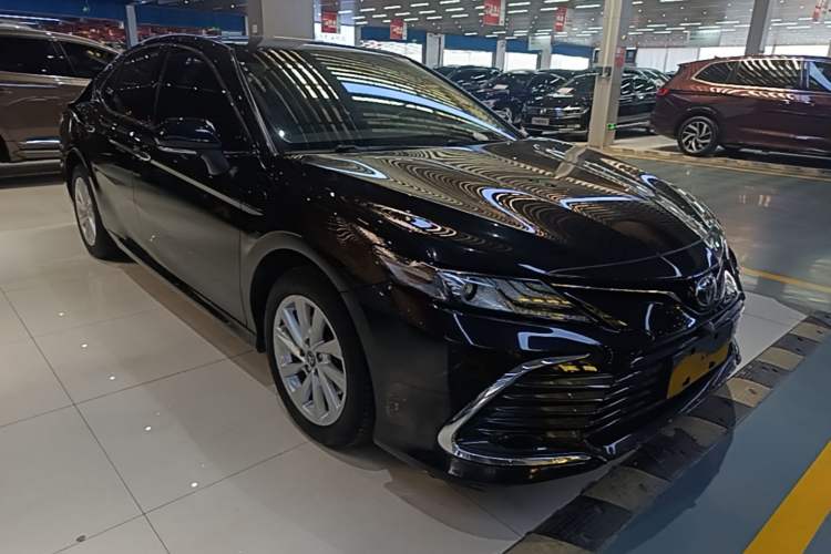 Used Toyota Camry 2021 2.0G Luxury Edition Front Right 45 Deg