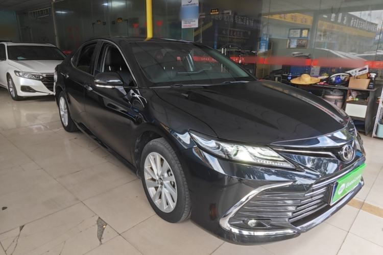 Used Toyota Camry 2021 2.0G Luxury Edition Front Right 45 Deg