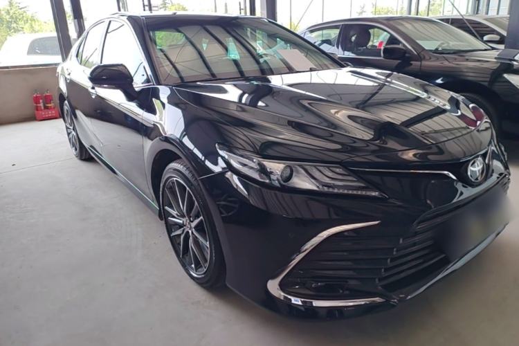 Used Toyota Camry 2021 2.5G Luxury Edition Front Right 45 Deg