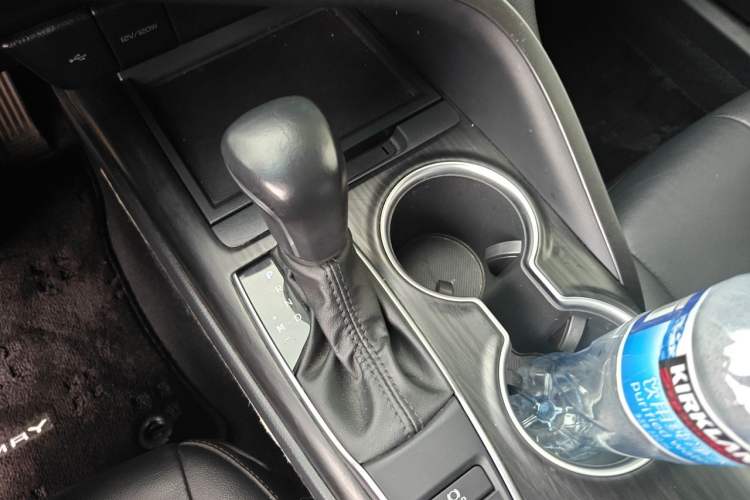 Used Toyota Camry 2021 2.0G Luxury Edition Gear Lever