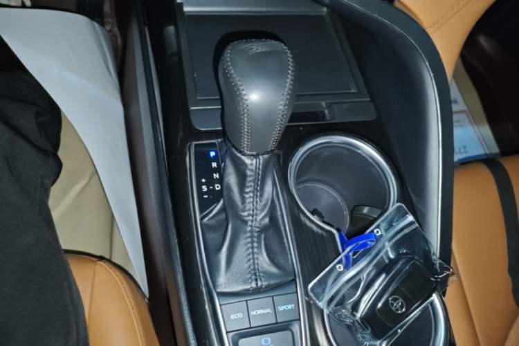 Used Toyota Camry 2021 2.5G Luxury Edition Gear Lever