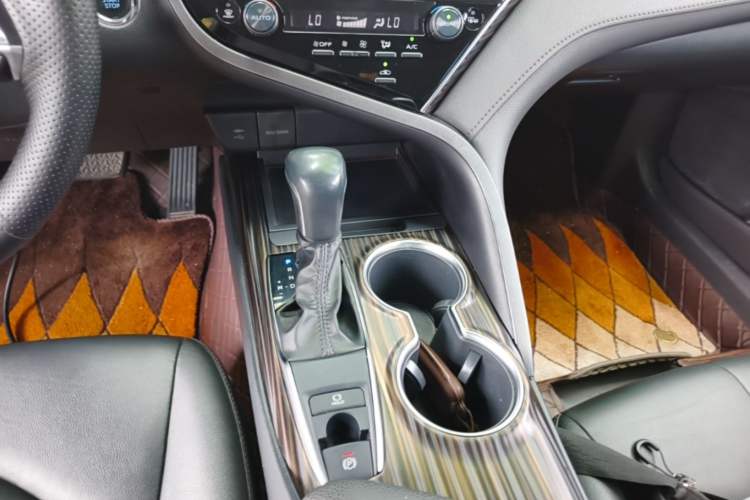 Used Toyota Camry 2021 2.0G Luxury Edition Gear Lever