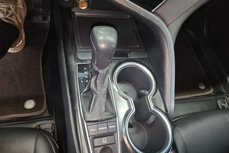 Used Toyota Camry 2021 2.5G Luxury Edition Gear Lever