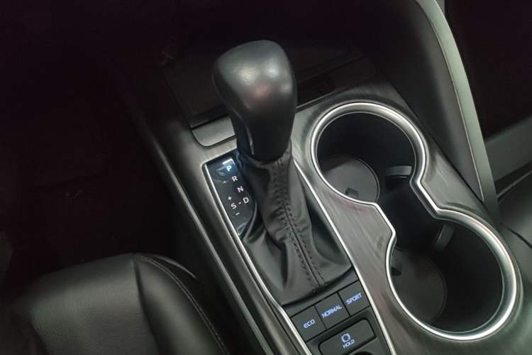 Used Toyota Camry 2021 2.5G Luxury Edition Gear Lever