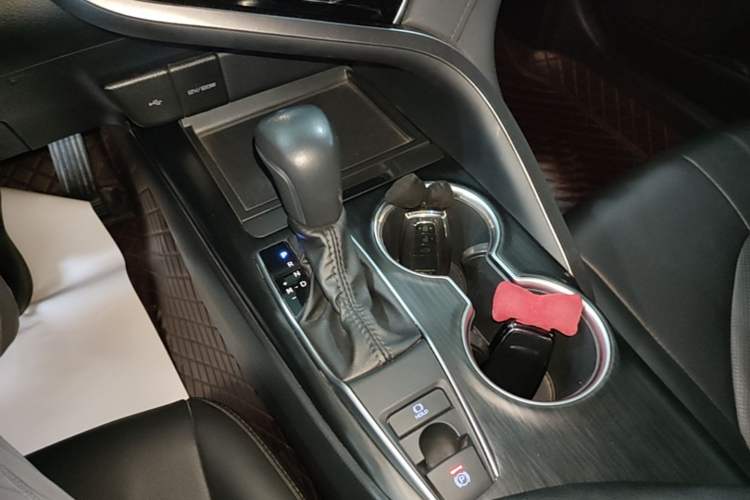 Used Toyota Camry 2021 2.0G Luxury Edition Gear Lever