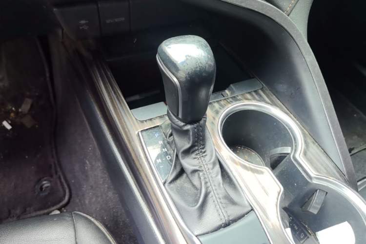 Used Toyota Camry 2021 2.0G Luxury Edition Gear Lever
