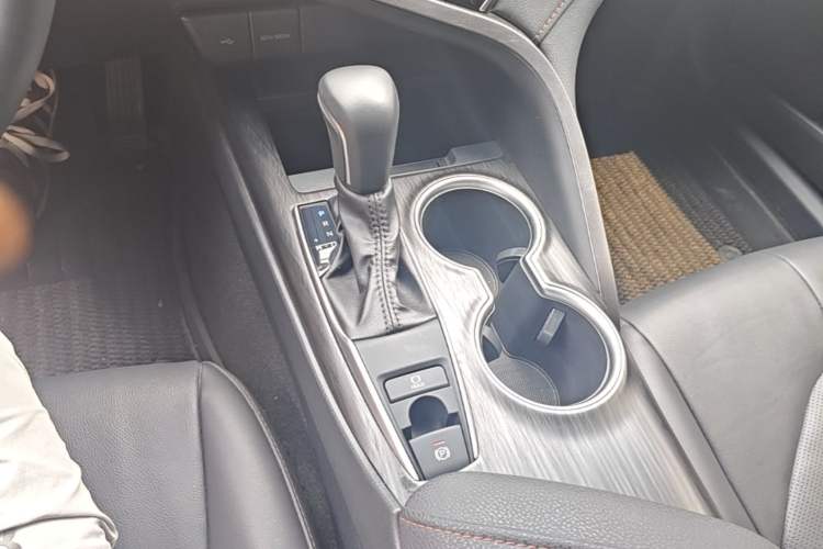 Used Toyota Camry 2021 2.0G Luxury Edition Gear Lever