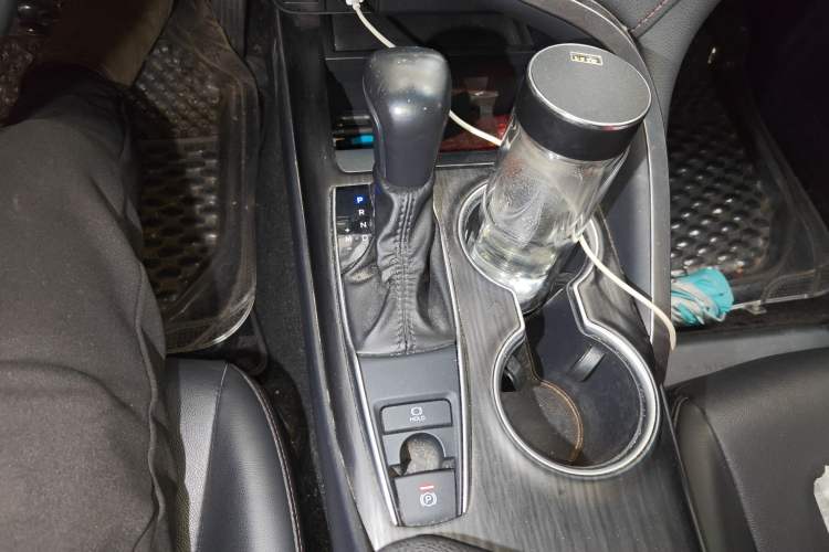 Used Toyota Camry 2021 2.0G Luxury Edition Gear Lever