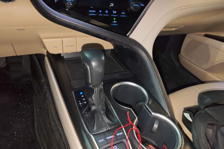 Used Toyota Camry 2021 2.5G Luxury Edition Gear Lever