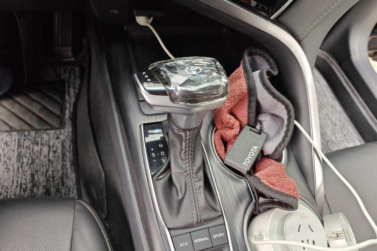 Used Toyota Camry 2021 2.5G Luxury Edition Gear Lever